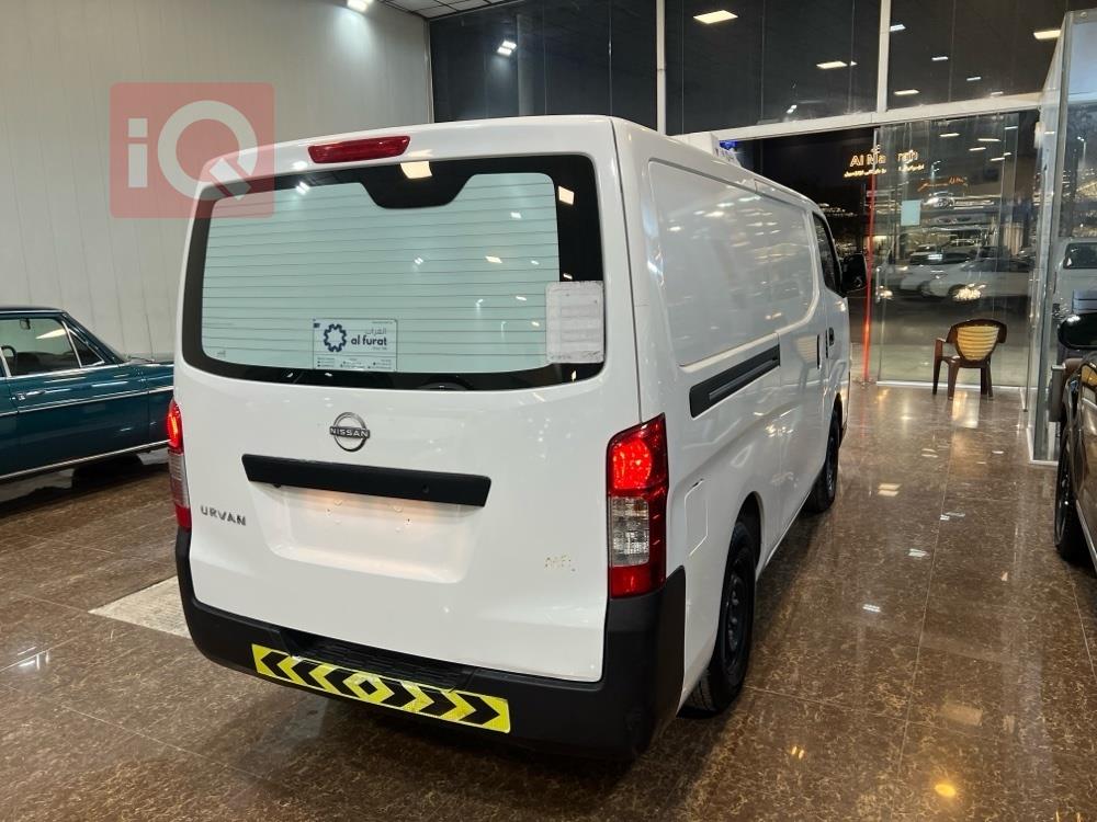 نيسان اورفان